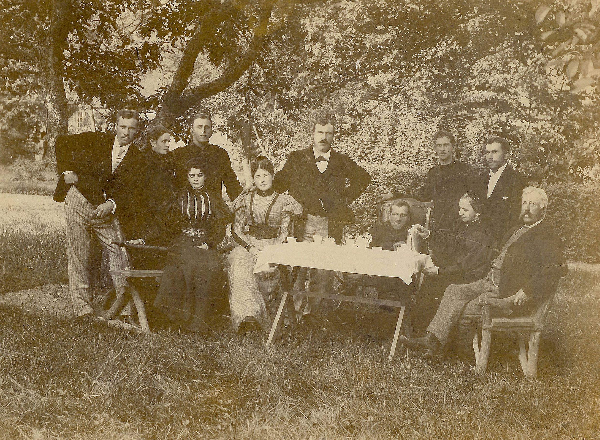 Familj_Svaloev_1890t_300_80